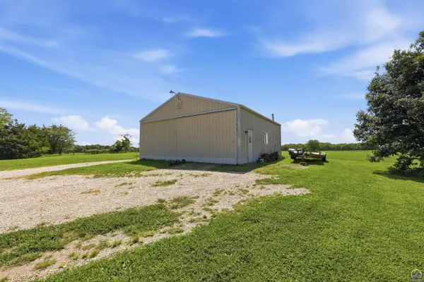 777 N 950 RD, Lawrence, KS 66047