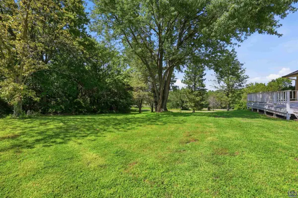 777 N 950 RD, Lawrence, KS 66047