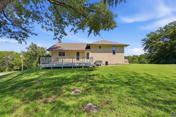 777 N 950 RD, Lawrence, KS 66047