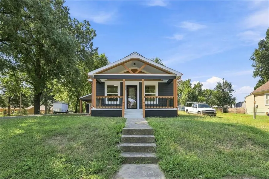 6717 E 18th ST, Kansas City, MO 64126