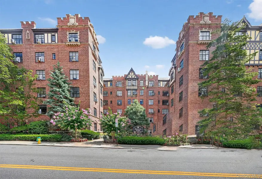 292 Main ST #6H, White Plains, NY 10601