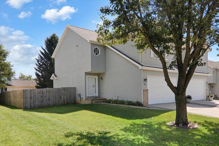 1716 Sunrise PT, Normal, IL 61761