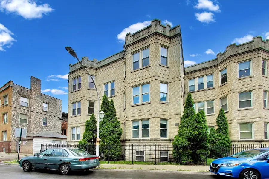 4852 N Sacramento AVE #G, Chicago, IL 60625
