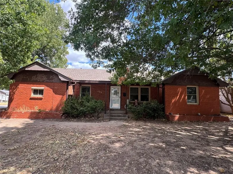 2501 S 18th ST, Chickasha, OK 73018
