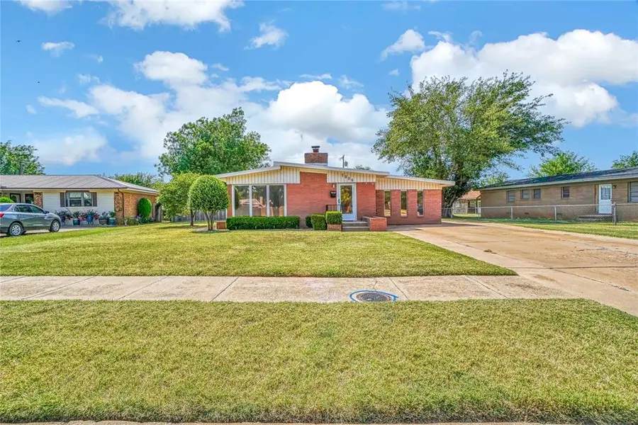1909 N Flamingo LN, Altus, OK 73521