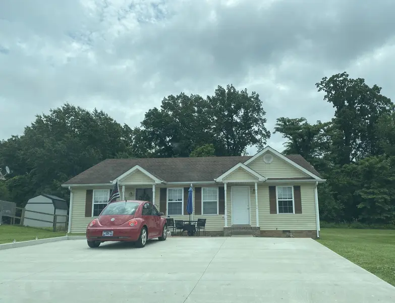 1600 Hannibal Dr, Oak Grove, KY 42262