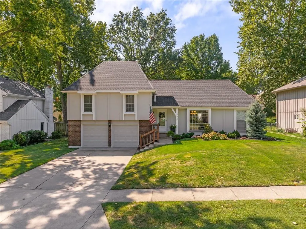 10927 W 99th PL, Overland Park, KS 66214