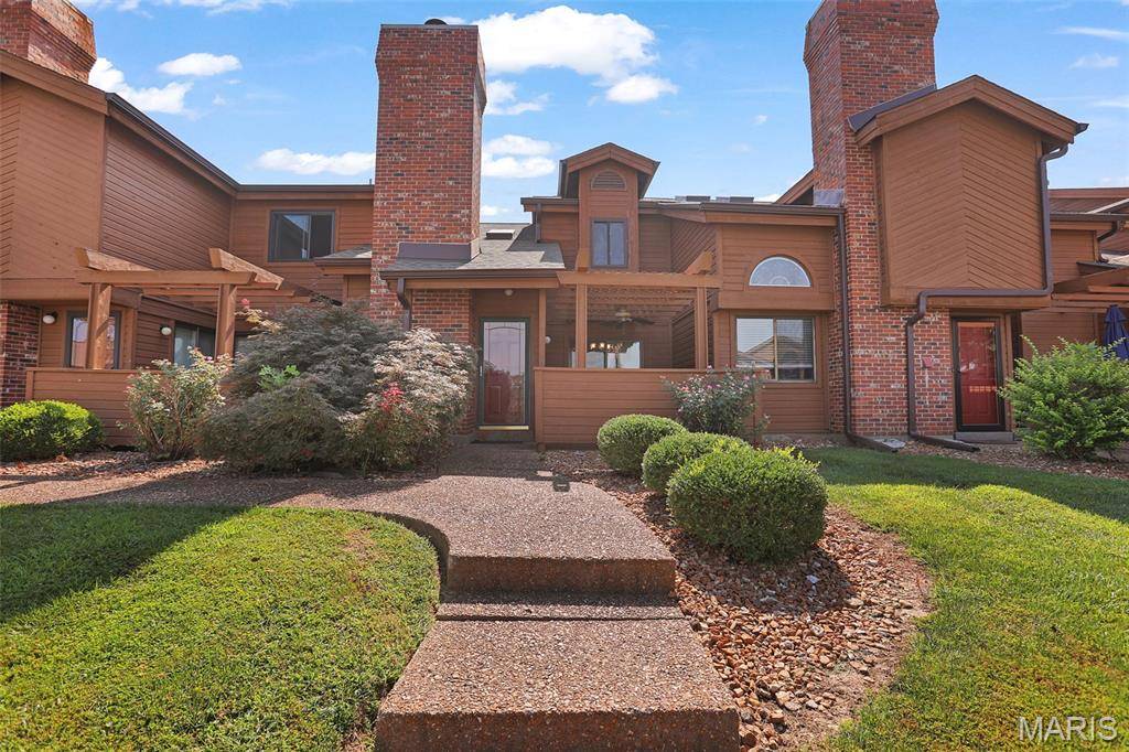 226 Hemingway LN #C, Weldon Spring, MO 63304