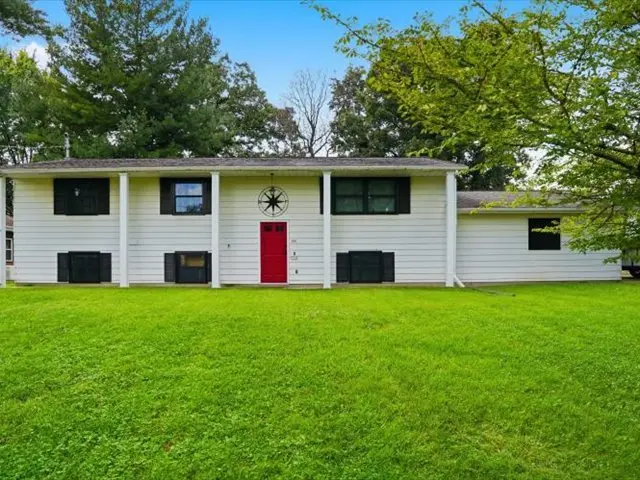 1021 Myrtle AVE, Dixon, IL 61021