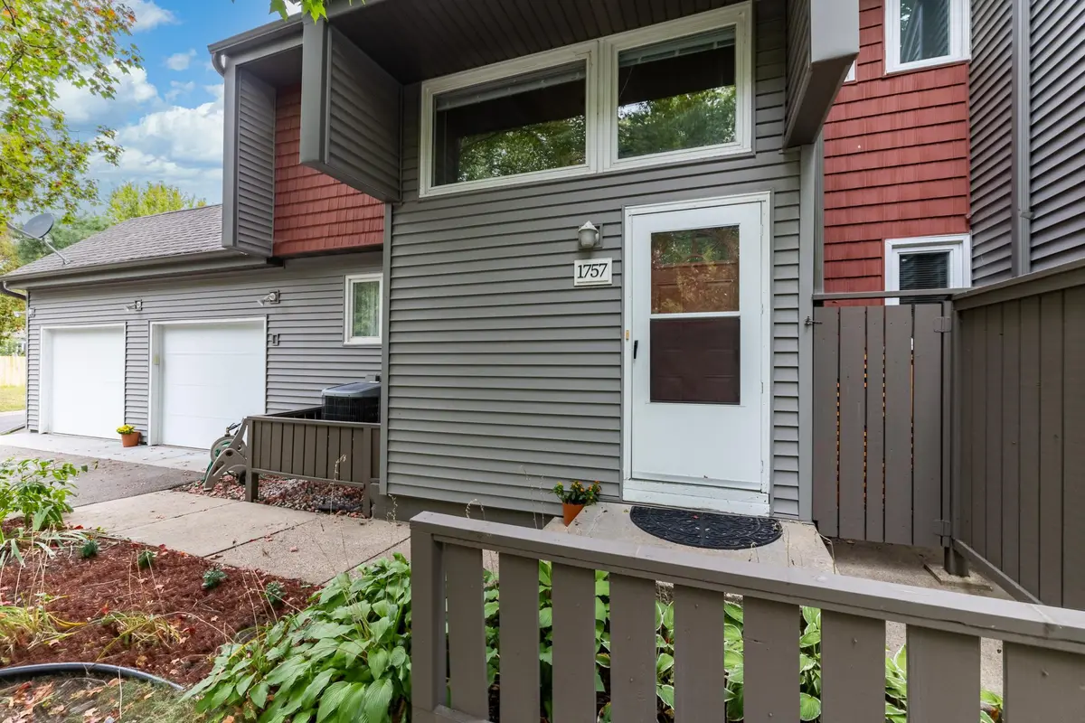 1757 Bluebill DR, Eagan, MN 55122