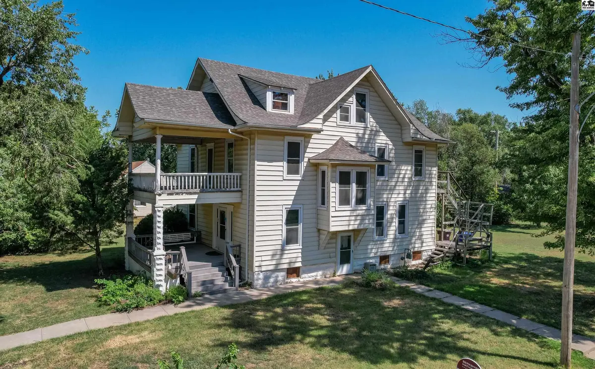 825 S Ash St, Mcpherson, KS 67460