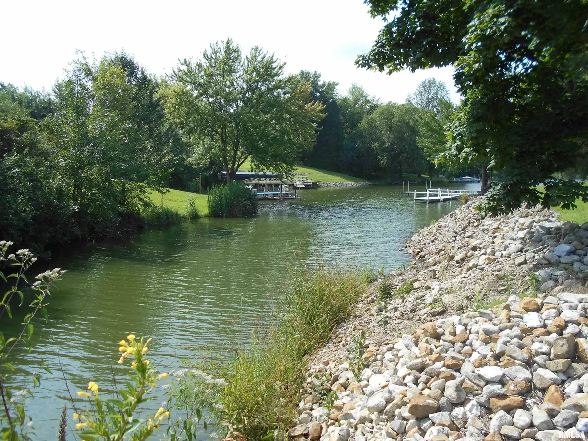 16 BRICKER CIR, Avon, IL 61415