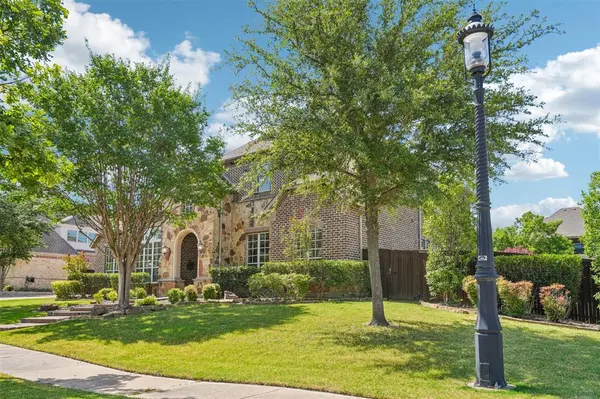 2800 Seven Shields Lane, Lewisville, TX 75056
