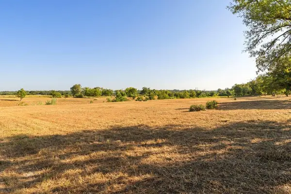 440 Chimney Valley RD, Blanco, TX 78606
