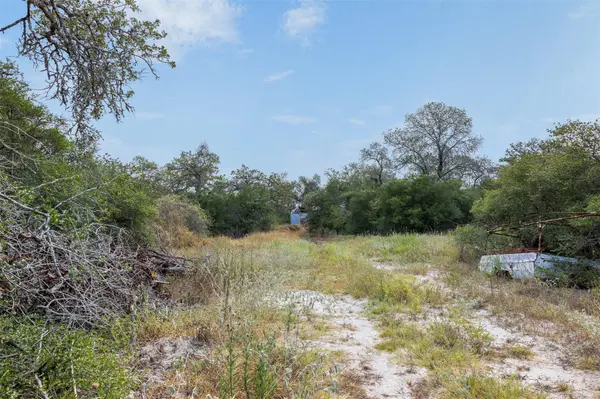 3301 Chuckwagon RD, Luling, TX 78648