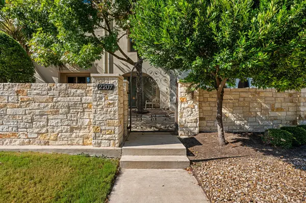 2207 Pasadena DR #10, Austin, TX 78757