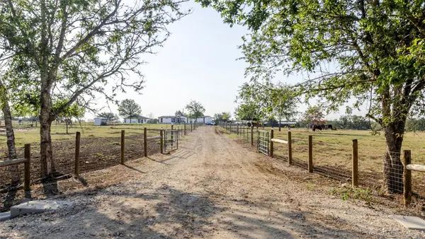2015 TX-21, Paige, TX 78659