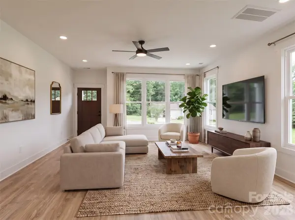 708 Meadowood ST, Hudson, NC 28638