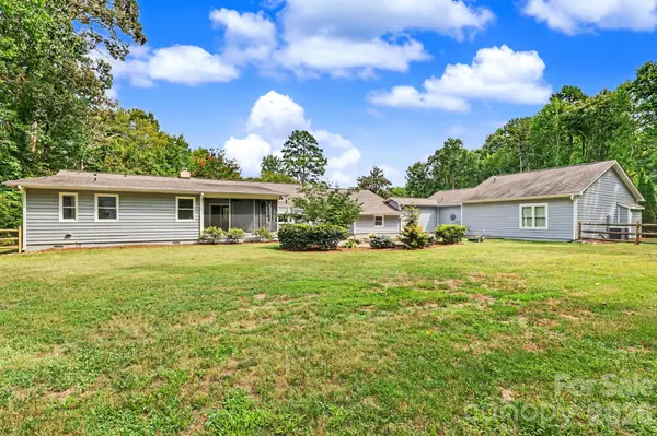 3201 Fairforest DR, Matthews, NC 28104