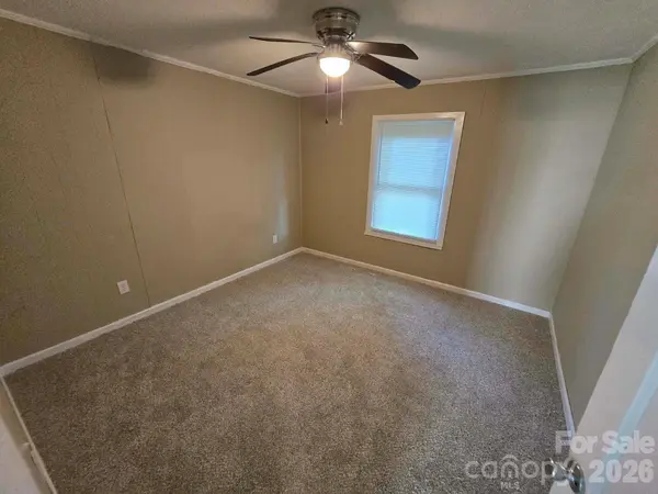 1404 Rosewood LN, Gastonia, NC 28052