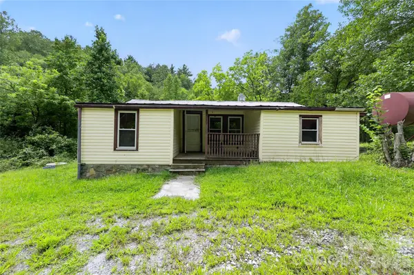 2797 HT RD, Lenoir, NC 28645