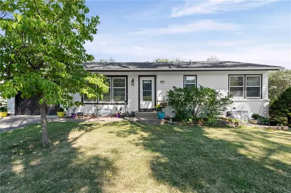 7017 N Montrose AVE, Kansas City, MO 64151