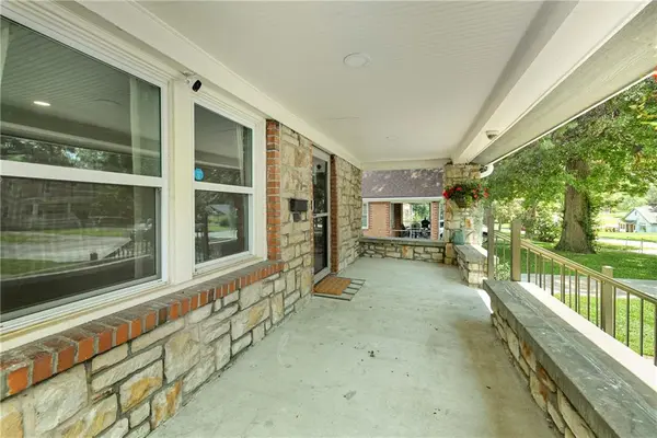 1462 E 78th ST, Kansas City, MO 64131
