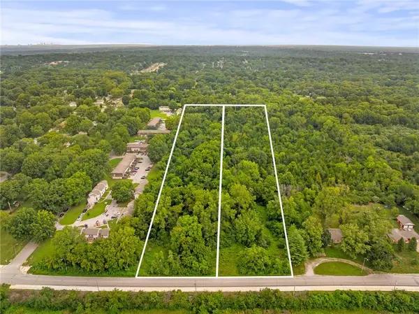 8906 E Bannister RD, Kansas City, MO 64138