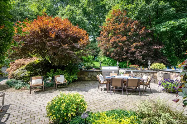 55 Old Logging RD, Pound Ridge, NY 10576