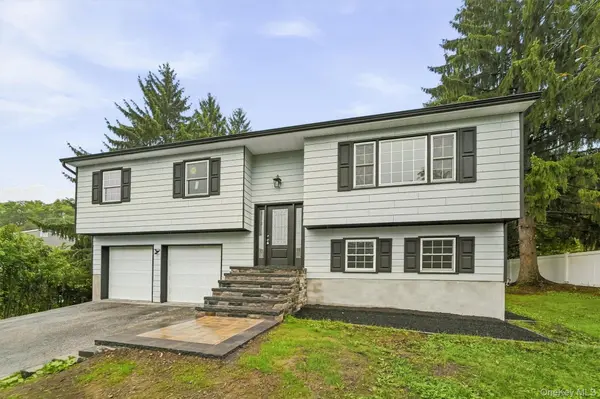 57 Keats DR, New Windsor, NY 12553