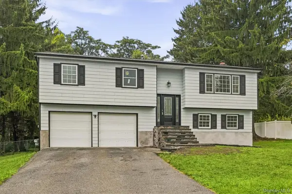 57 Keats DR, New Windsor, NY 12553