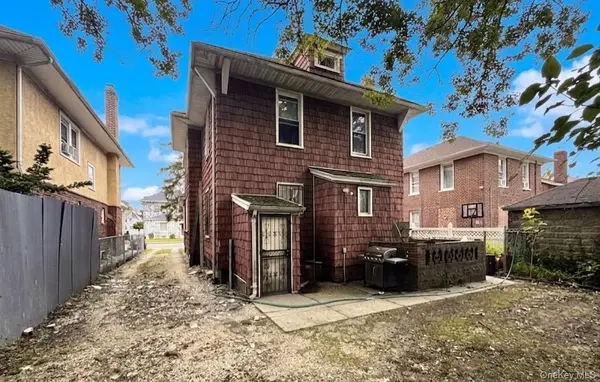 7 President ST, Far Rockaway, NY 11691