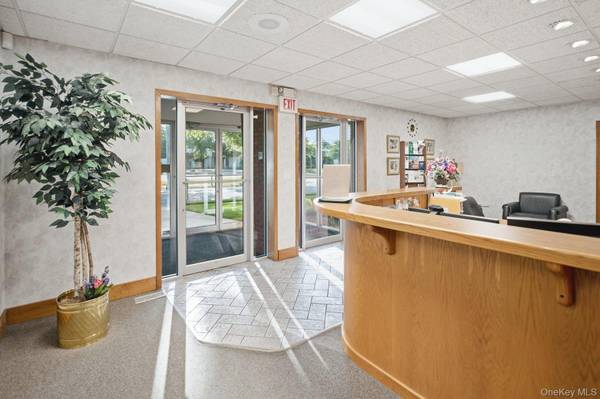225 Howell AVE, Riverhead, NY 11901