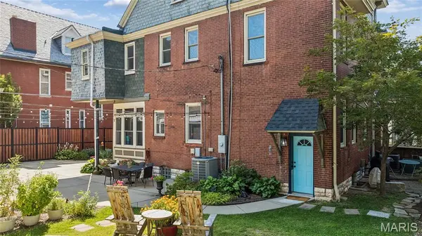 3131 Russell BLVD, St Louis, MO 63104