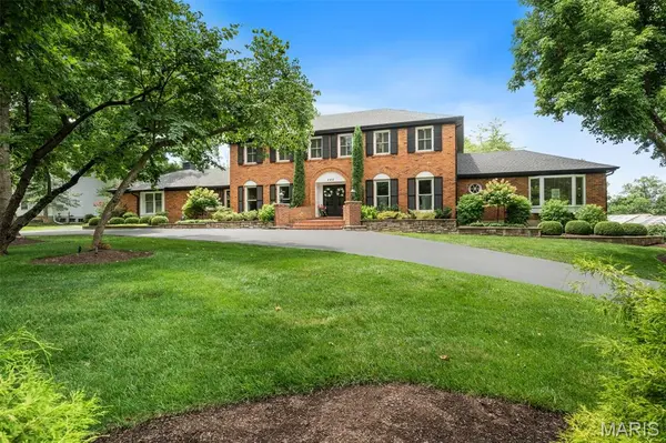 245 Litcheford CT, Creve Coeur, MO 63141