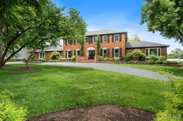 245 Litcheford CT, Creve Coeur, MO 63141