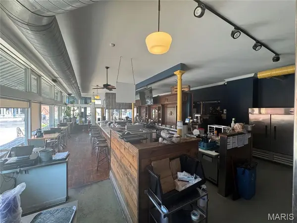 4270 Manchester, St Louis, MO 63110