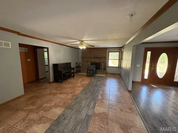17892 Sudden Valley LN, Warrenton, MO 63383