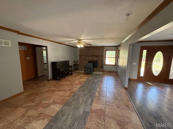 17892 Sudden Valley LN, Warrenton, MO 63383