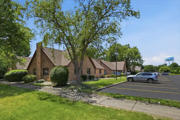 500 N Plum Grove RD, Palatine, IL 60067