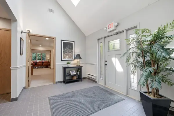 500 N Plum Grove RD, Palatine, IL 60067