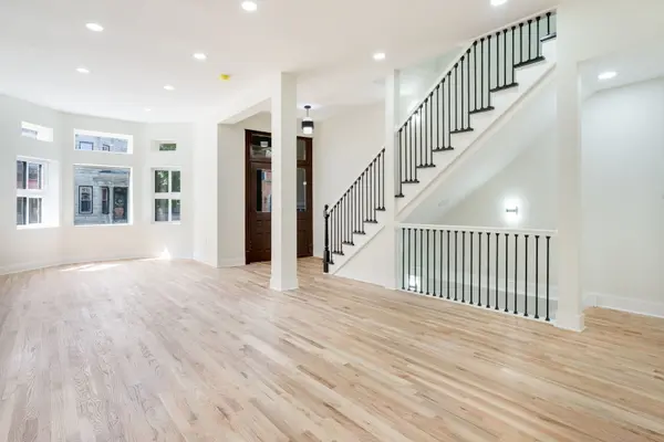 4917 S Washington Park CT, Chicago, IL 60615