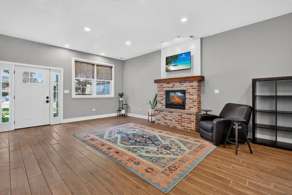 1204 Division ST, Melrose Park, IL 60160