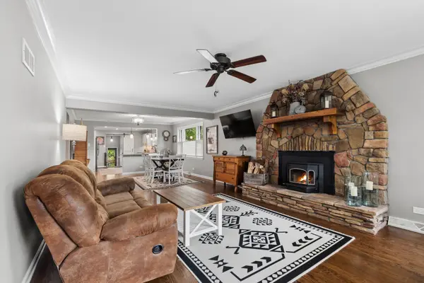 1850 Terrace RD, Homewood, IL 60430