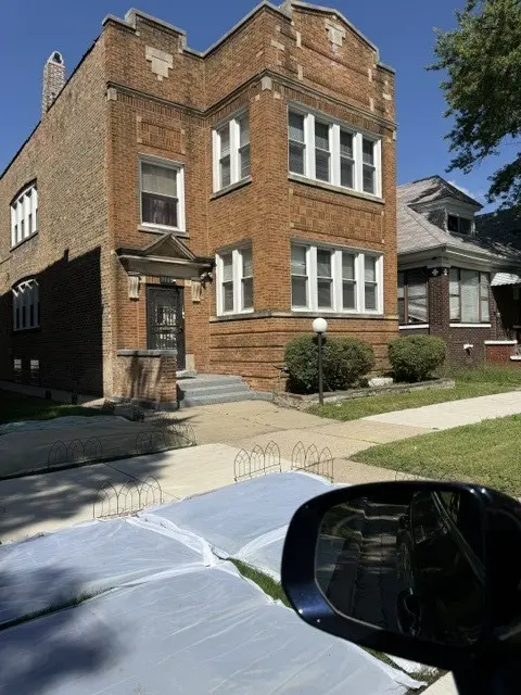 7518 S Eberhart AVE, Chicago, IL 60619