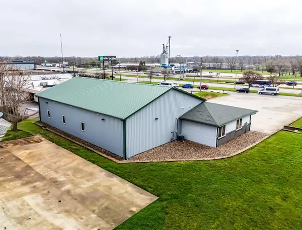 1328 La Porte RD, Waterloo, IA 50702