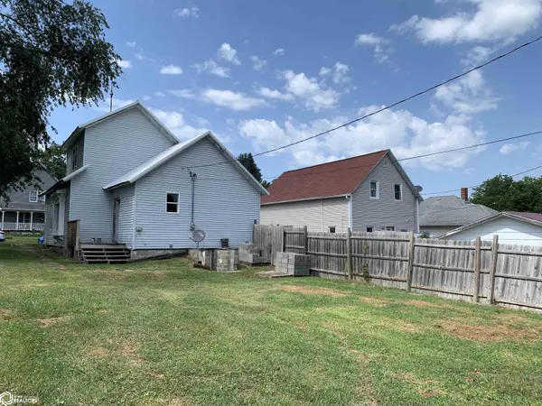 609 N Maple ST, Creston, IA 50801