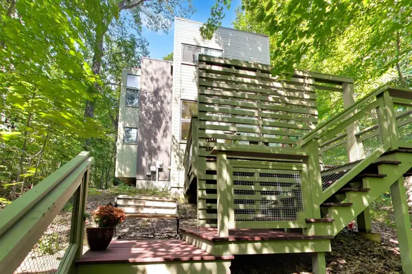 206 Tryon Farm LN, Michigan City, IN 46360