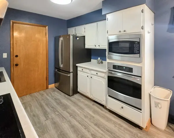 5910 Mckinley ST, Merrillville, IN 46410