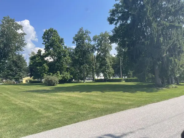 208 W Daumer RD, Kouts, IN 46347
